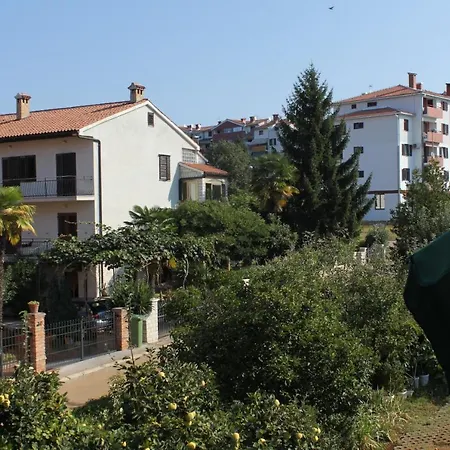 Apartman Apartments With Parking Space Porec - 7024 *