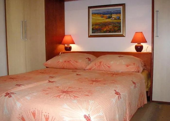 Apartments With Parking Space Porec - 7024 Apartman