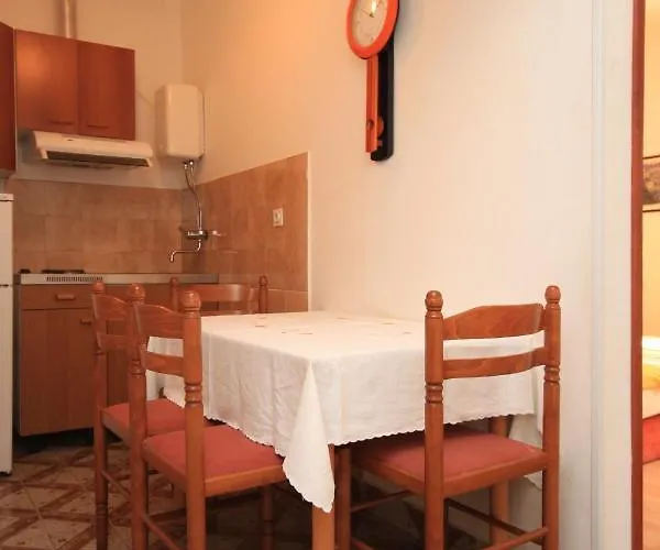 Apartments With Parking Space Porec - 7024 *