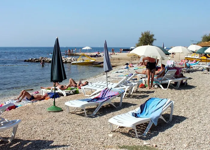 Apartamento With Parking Space - 7024 Poreč