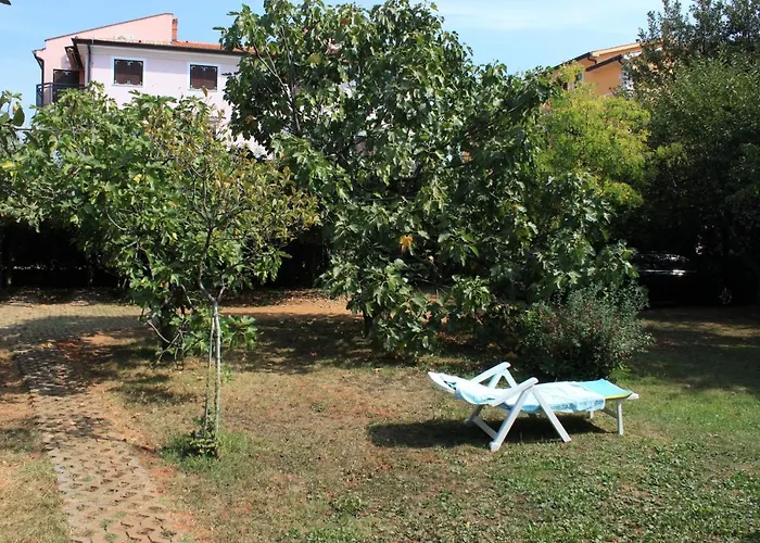 Lejlighed Apartments With Parking Space Porec - 7024 *