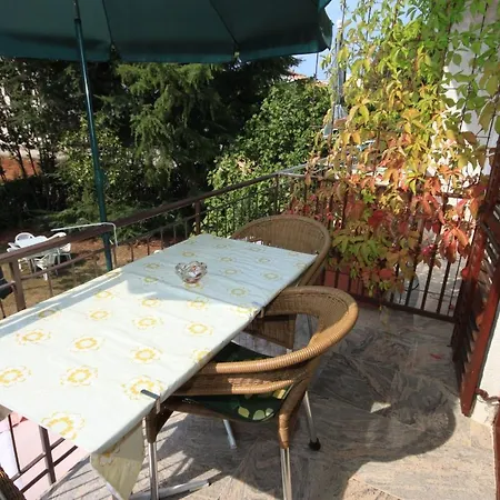 Lejlighed Apartments With Parking Space Porec - 7024 Poreč
